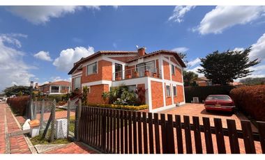 Rento   amplia casa campestre con ascensor.