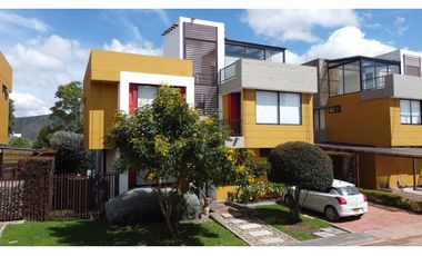Venta Condominio Casa en Cota
