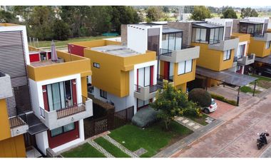 Venta Condominio Casa en Cota