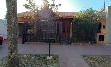 VENTA. Casa 2 Dormitorios. Calle Alem Nº1130.