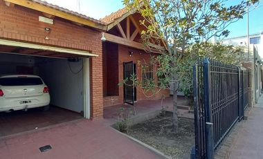 VENTA. Casa 2 Dormitorios. Calle Alem Nº1130.