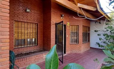 VENTA. Casa 2 Dormitorios. Calle Alem Nº1130.