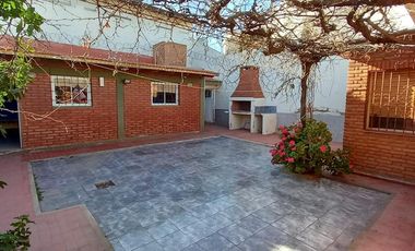 VENTA. Casa 2 Dormitorios. Calle Alem Nº1130.