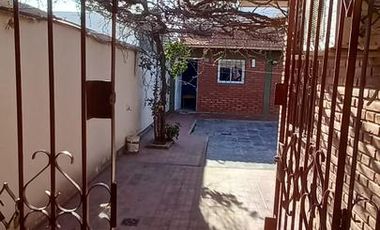 VENTA. Casa 2 Dormitorios. Calle Alem Nº1130.