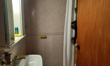 Casa  de 3 plantas ideal para actualizar