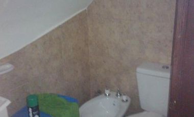 DUPLEX DE 3 AMBIENTES CON COCHERA EN MARMOL