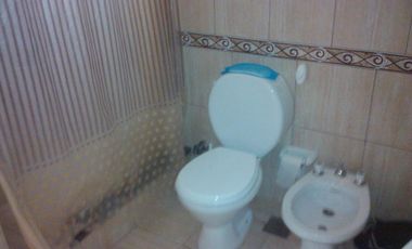 DUPLEX DE 3 AMBIENTES CON COCHERA EN MARMOL