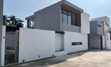 Casa en Fraccionamiento en Lomas de Cuernavaca, Temixco, Morelos CAEN-1082-Fr*