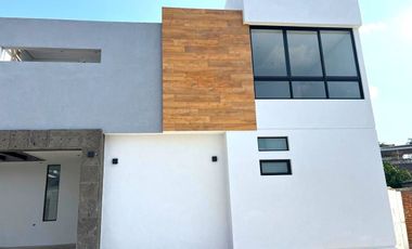 Casa en Fraccionamiento en Lomas de Cuernavaca, Temixco, Morelos CAEN-1082-Fr*