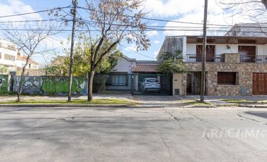 Casa de 5 ambientes en venta - Monte Grande