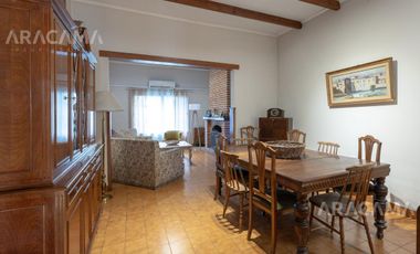 Casa de 5 ambientes en venta - Monte Grande
