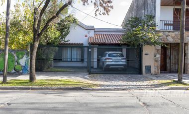 Casa de 5 ambientes en venta - Monte Grande