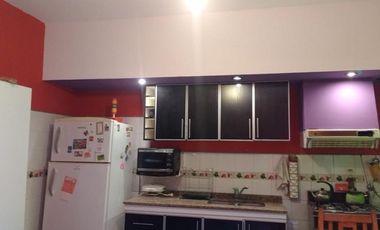 Casa en venta - 2 Dormitorios 1 Baño - Cochera - 350Mts2 - Merlo
