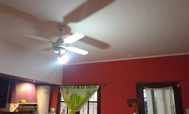 Casa en venta - 2 Dormitorios 1 Baño - Cochera - 350Mts2 - Merlo