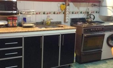 Casa en venta - 2 Dormitorios 1 Baño - Cochera - 350Mts2 - Merlo