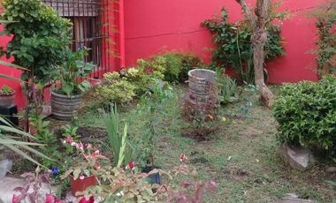 Casa en venta - 2 Dormitorios 1 Baño - Cochera - 350Mts2 - Merlo