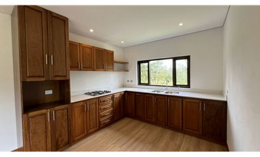 Alquiler de casa campestre 4 habitaciones en Llanogrande Rionegro