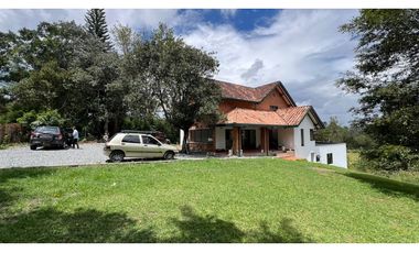 Alquiler de casa campestre 4 habitaciones en Llanogrande Rionegro