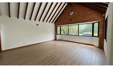 Alquiler de casa campestre 4 habitaciones en Llanogrande Rionegro