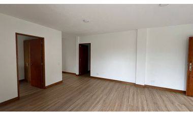Alquiler de casa campestre 4 habitaciones en Llanogrande Rionegro