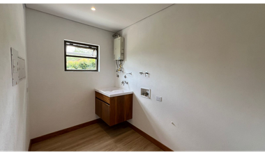 Alquiler de casa campestre 4 habitaciones en Llanogrande Rionegro