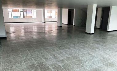 Arriendo espectacular edificio Chapinero