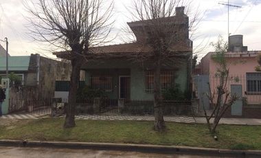Chalet con Salida a 2 calles