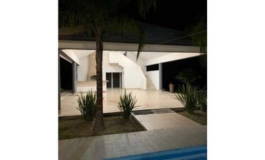 Casa Campestre con Alberca 10 hectarea límite Montemorelos y Cadereyta