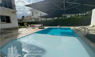 CASA EN SANTA MARIA CON PISCINA  1450M2 5 RECAMARAS MLD