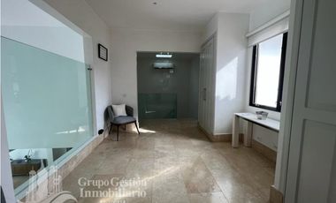 CASA EN SANTA MARIA CON PISCINA  1450M2 5 RECAMARAS MLD
