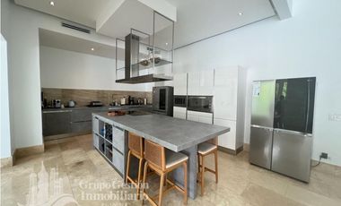 CASA EN SANTA MARIA CON PISCINA  1450M2 5 RECAMARAS MLD