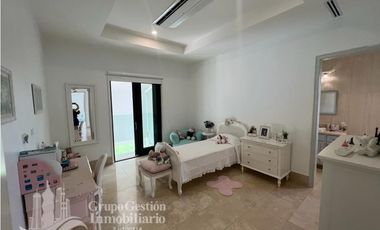 CASA EN SANTA MARIA CON PISCINA  1450M2 5 RECAMARAS MLD