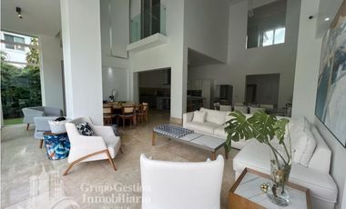 CASA EN SANTA MARIA CON PISCINA  1450M2 5 RECAMARAS MLD