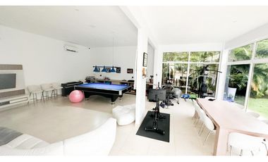 CASA EN SANTA MARIA CON PISCINA  1450M2 5 RECAMARAS MLD