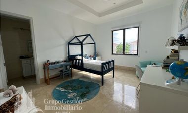 CASA EN SANTA MARIA CON PISCINA  1450M2 5 RECAMARAS MLD