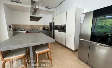 CASA EN SANTA MARIA CON PISCINA  1450M2 5 RECAMARAS MLD