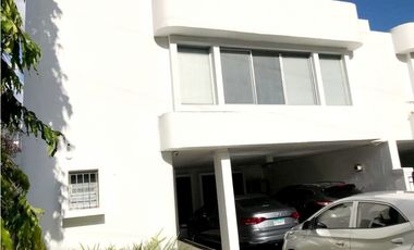 VENDO DUPLEX EN OBARRIO DE 500 MTS2 DE CONSTRUCCION $875 K!!