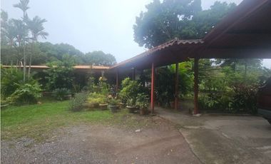Se vende finca comercial en Penonomé de 1.4 has.