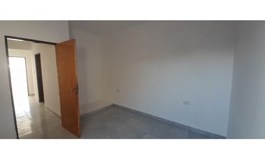 CASA EN VENTA EN BARRIO LOS PINOS, DESPEÑADEROS.