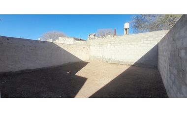 CASA EN VENTA EN BARRIO LOS PINOS, DESPEÑADEROS.