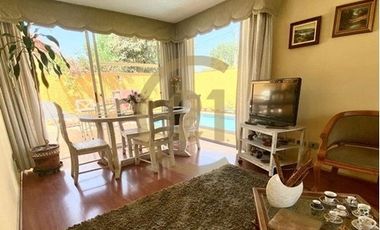 Se vende casa con piscina El Olmo, Peñalolén