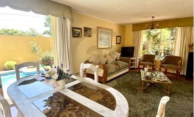 Se vende casa con piscina El Olmo, Peñalolén