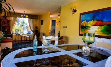 Se vende casa con piscina El Olmo, Peñalolén