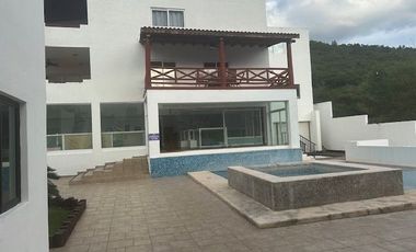 HERMOSA QUINTA ATRAS DE LA BOCA CON JUEGOS INFANTILES