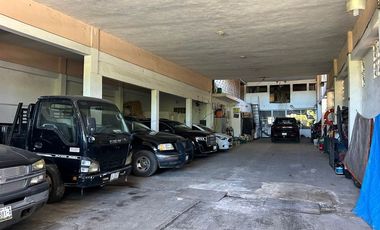 Bodega comercial con oficinas
