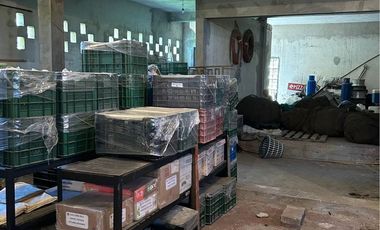 Bodega comercial con oficinas