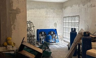 Bodega comercial con oficinas