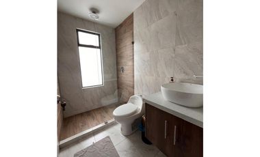 Venta o Renta de Casa Amueblada, Cuenca, Ricaurte 122m²