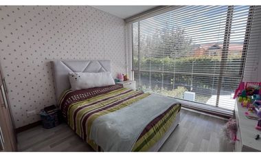 Vendo linda casa esquinera en  milla de oro.