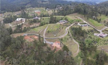 Venta de lote en exclusivo sector de El Retiro